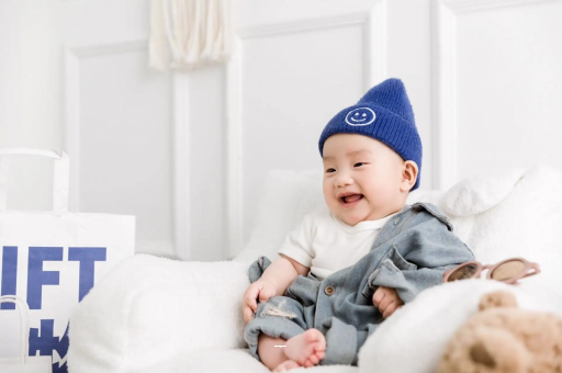 灵宝宝宝躺着吃奶有影响吗